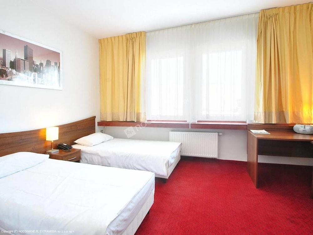 M Hotel Лодзь Екстер'єр фото