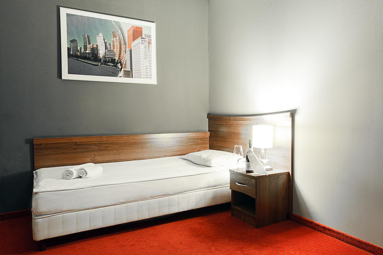 M Hotel Лодзь Екстер'єр фото