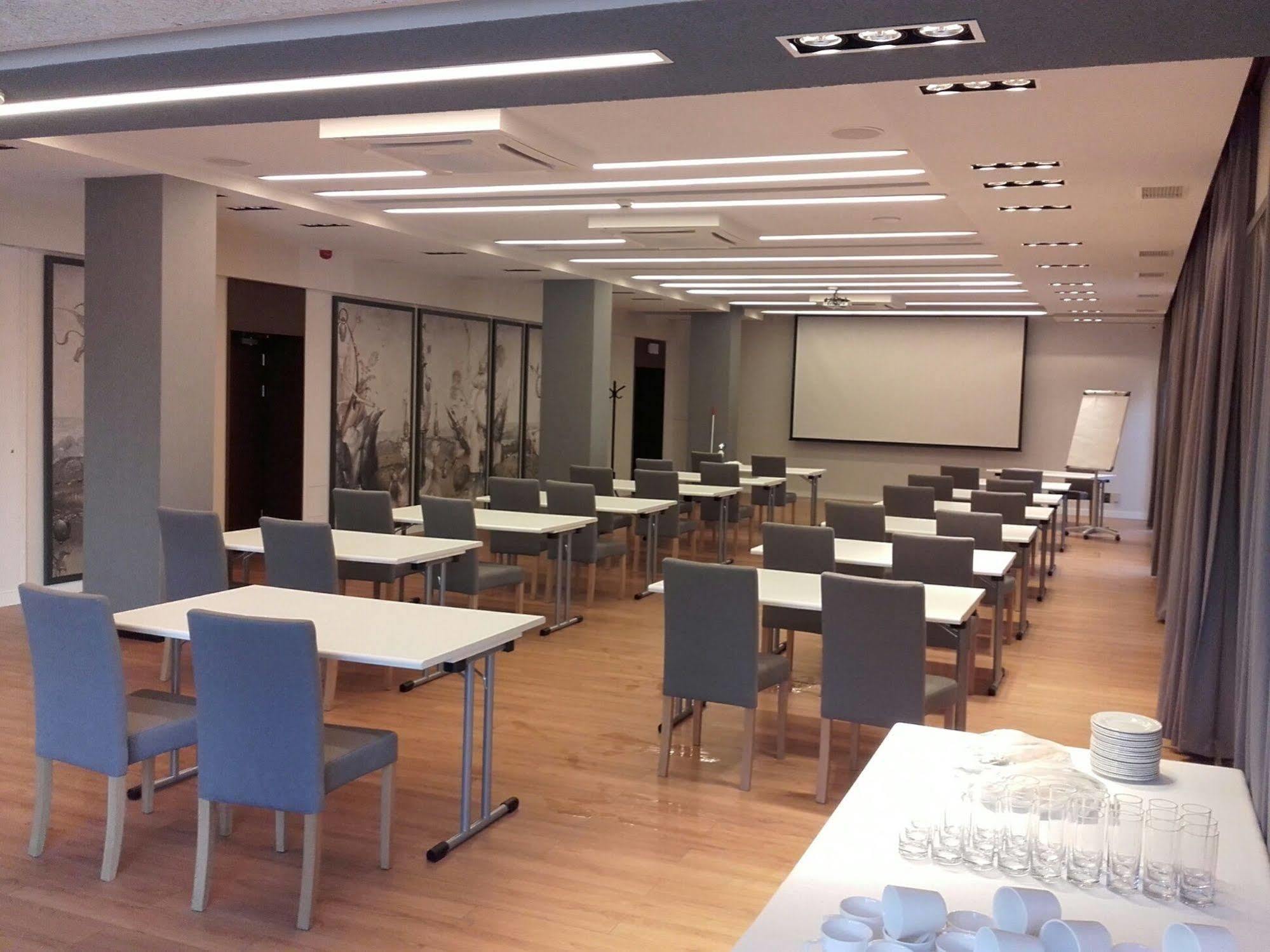 M Hotel Лодзь Екстер'єр фото