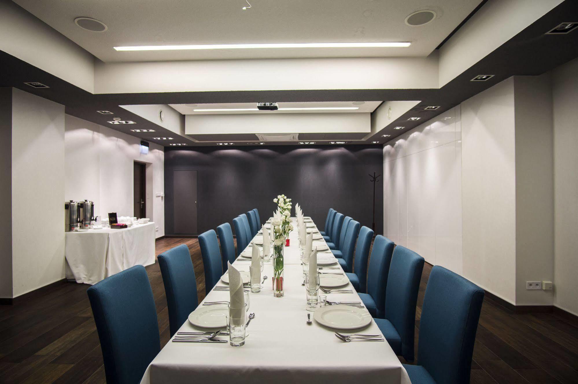 M Hotel Лодзь Екстер'єр фото
